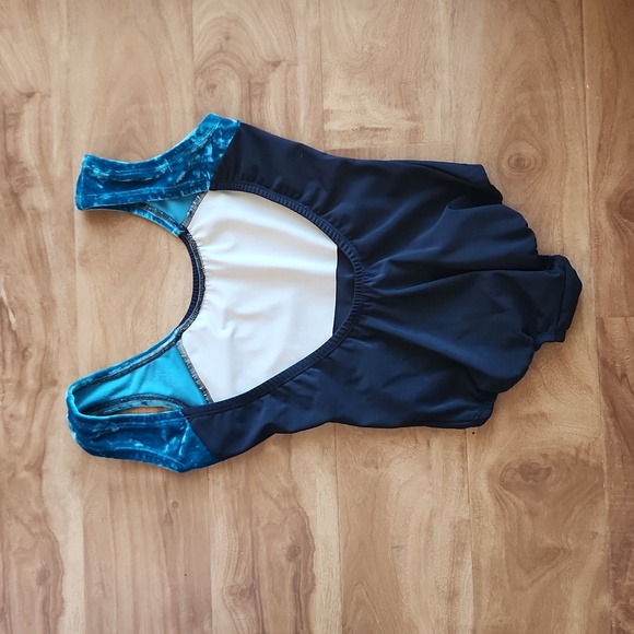 Black Leo - LuckyLeo - S - barely worn - Picture 3 of 5